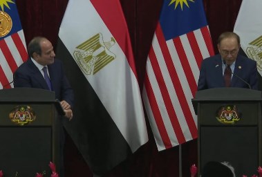 الرئيس السيسي مع رئيس الوزراء الماليزي