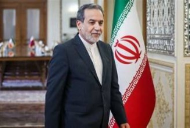 وزير الخارجة الإيراني يدرس الرد الأمريكي علي المقترح الإيراني بشان فتح مضيق هرمز 