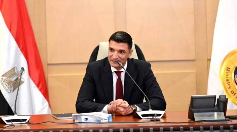 وزير الصناعة خالد هاشم