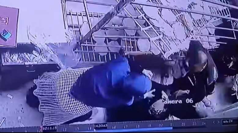 كاميرات المراقبة توثق لحظة التعدي