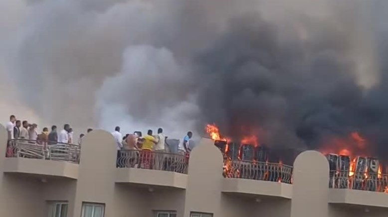 جانب من الحريق 