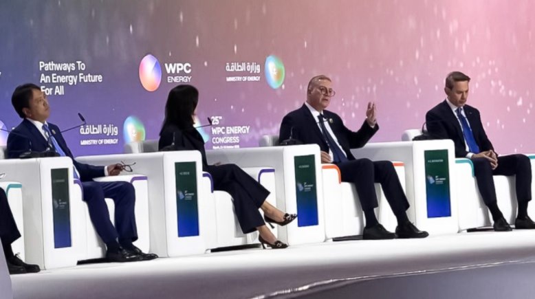 وزير البترول والثروة المعدنية، كريم بدوي