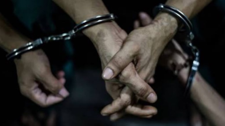 القبض على سائق تروسيكل حمل تلاميذ مدارس بالفيوم بالمخالفة للقانون