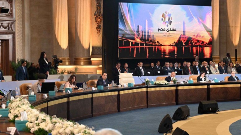 رئيس الوزراء خلال فعاليات المنتدى