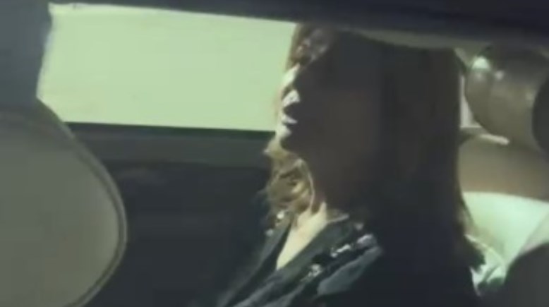 إلهام شاهين في عزاء شقيقة هالة سرحان