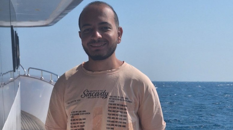 الناجي أسامة راضي من حادث أسيوط الغربي