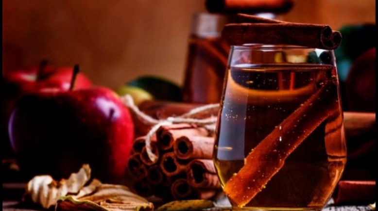 مشروب التفاح والقرفة 