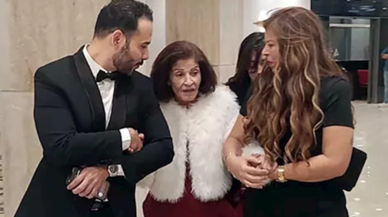  الفنانة عائشة الكيلاني