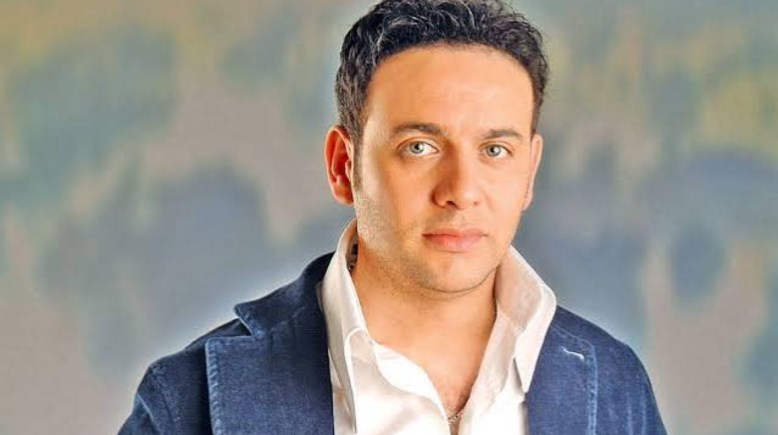 مصطفى قمر 
