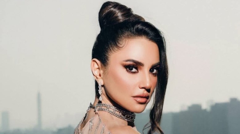 الفنانة درة 