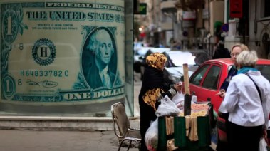 ارتفاع الدولار وأسعار السلع في مصر