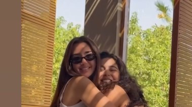 هنا الزاهد 