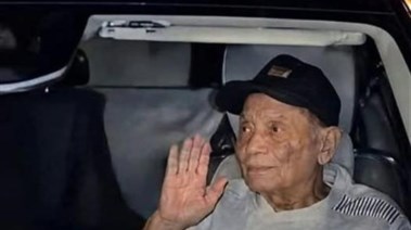 صورة متداولة يزعم ناشروها أنها للزعيم عادل إمام