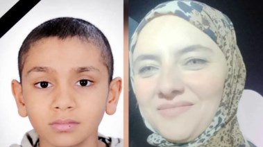 الطفل ياسين ووالدته 