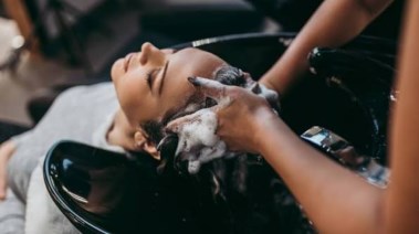 صالونات التجميل- تعبيرية