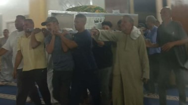 لحظة توديع جثمان الفقيد 