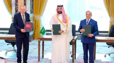 توقيع اتفاق مكة للدفاع المشترك