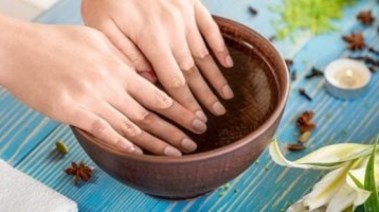 العناية بالأظافر 