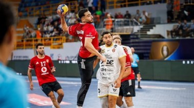 يد الأهلي والزمالك