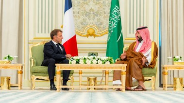 الأمير محمد ولي العهد السعودي والرئيس ماكرون 