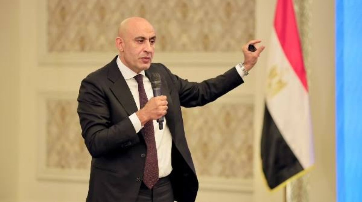 وزير التربية والتعليم والتعليم الفني محمد عبد اللطيف