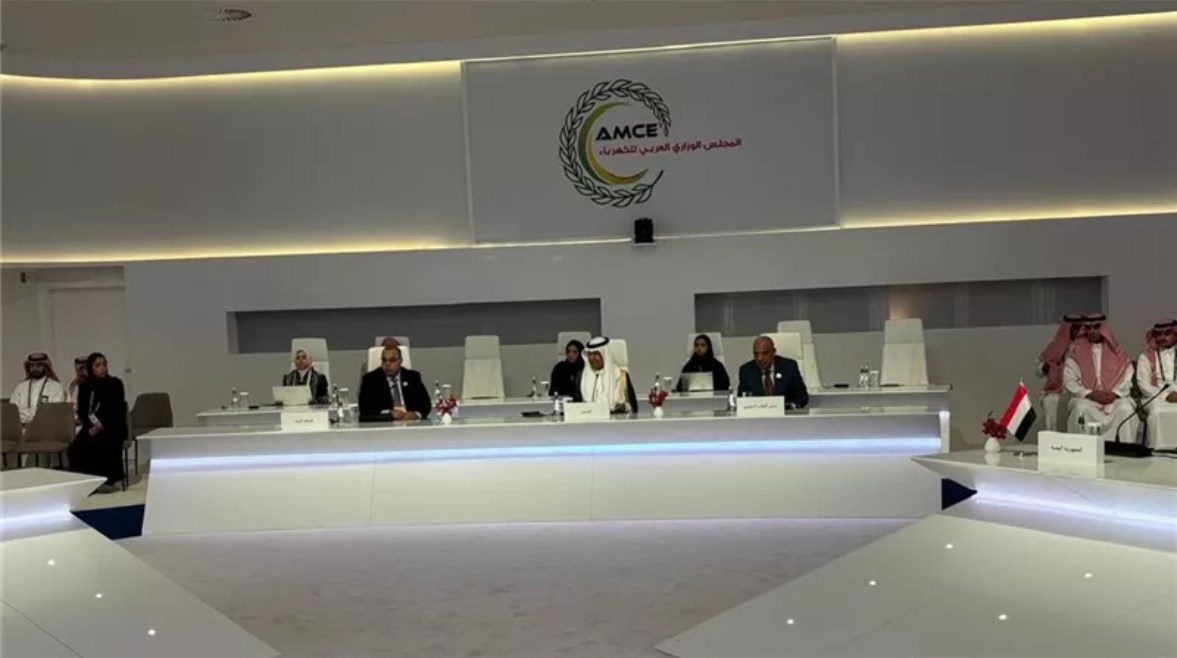 وزير الكهرباء والطاقة المتجددة، محمود عصمت