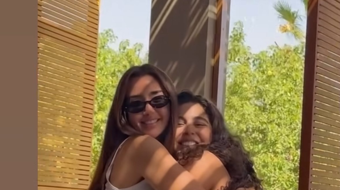 هنا الزاهد 