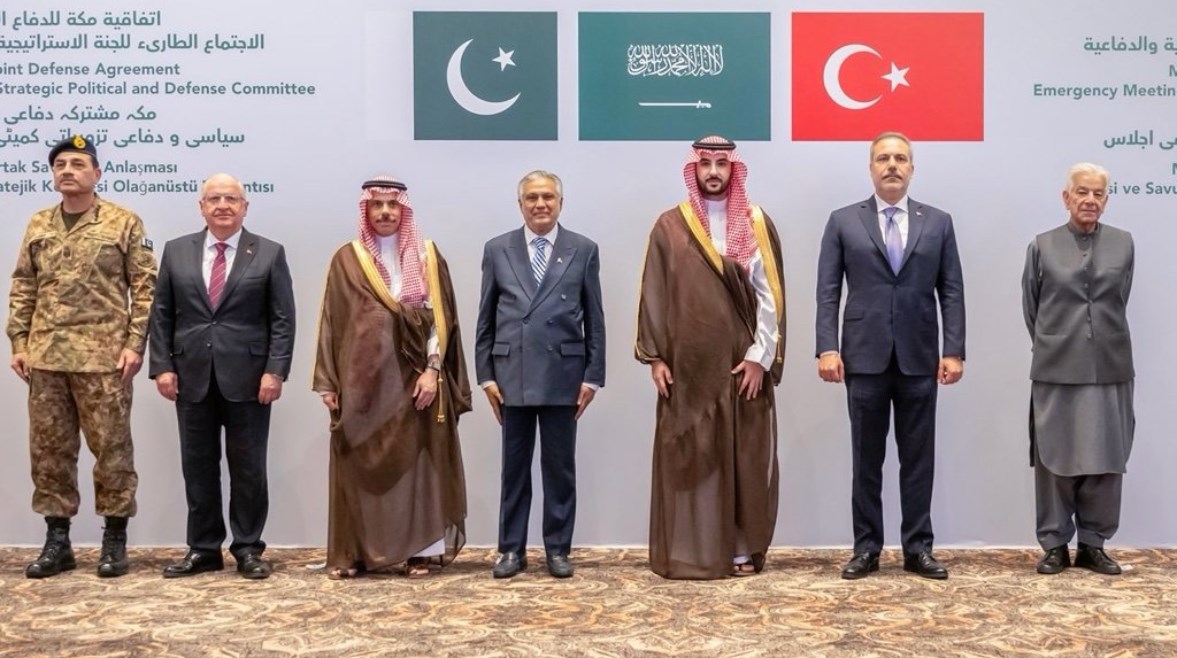 طهران تستضيف إجتماع رفيع المستوي لثلاثي دول الدفاع المشترك