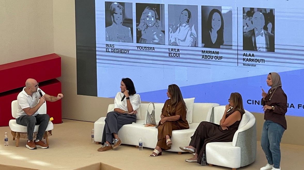 يسرا في ندوة "البطولة النسائية في ميزان شباك التذاكر"