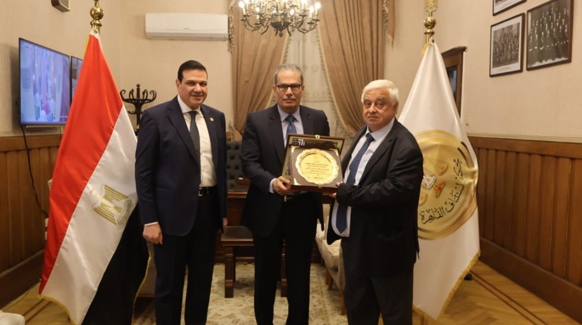 رئيس محكمة استئناف القاهرة أثناء تكريم القامات القضائية