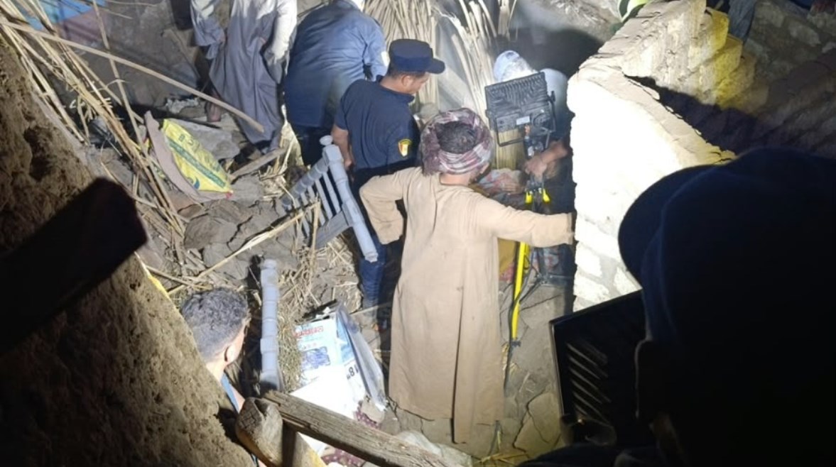 لقطة أثناء رفع الانقاض