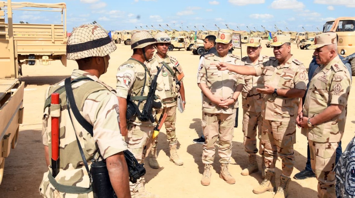 الفريق أشرف سالم زاهر وزير الدفاع