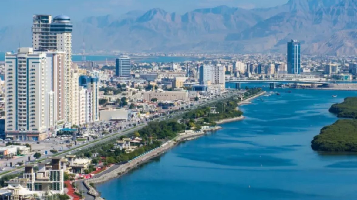 رأس الخيمة تغلق شواطئها حتى إشعار آخر