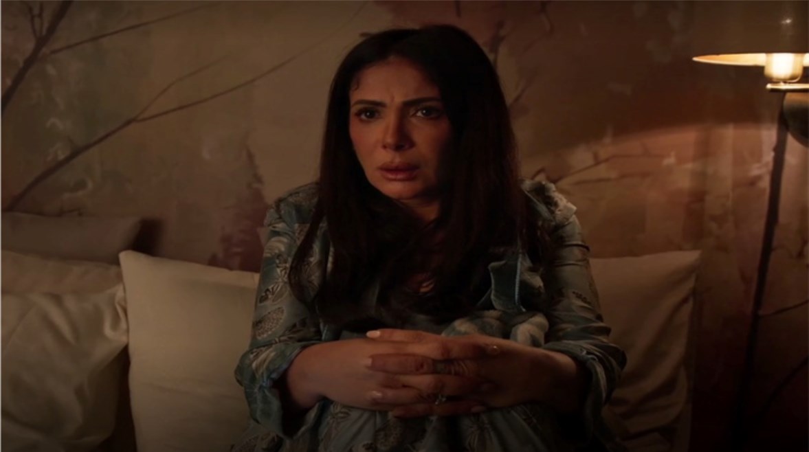 منى زكي في مسلسل طالع نازل 
