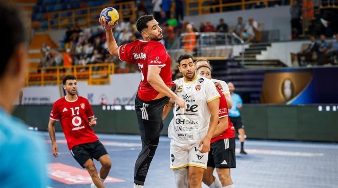 يد الأهلي والزمالك