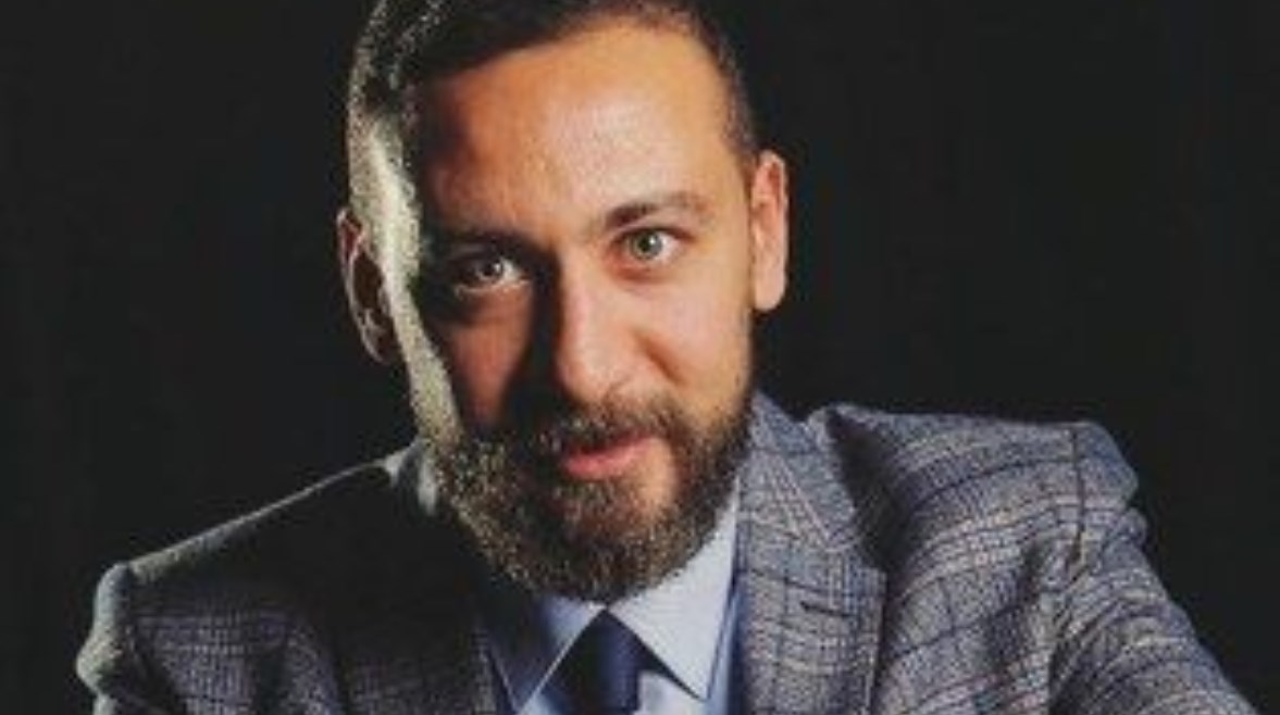 الفنان عابد عناني