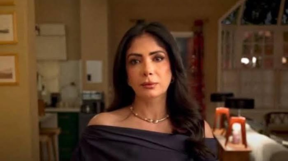منى زكي في مسلسل طالع نازل