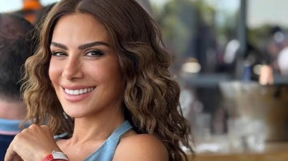 الفنانة صبا مبارك 