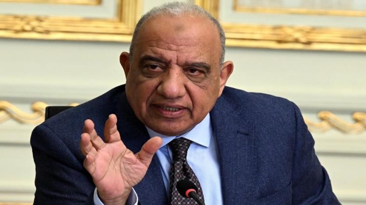 الدكتور محمود عصمت وزير الكهرباء 