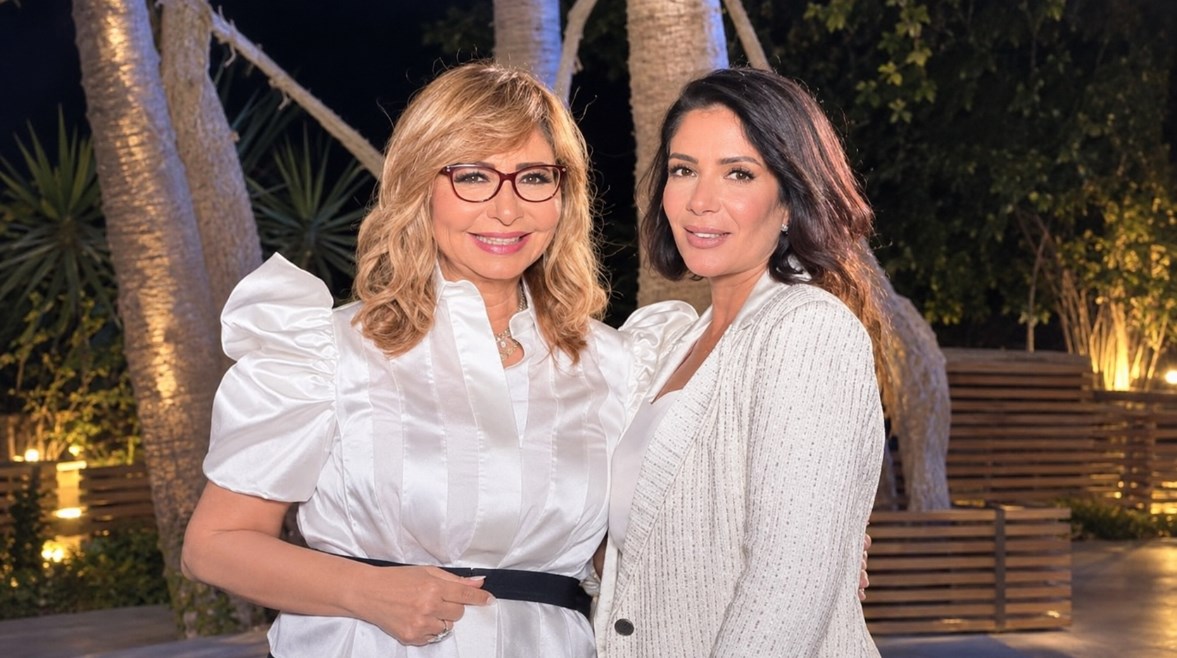الفنان مني زكي مع الإعلامية لميس الحديدي 