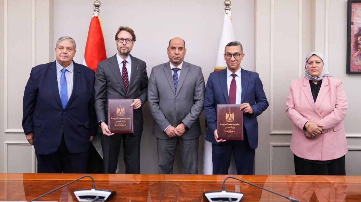 دكتور حسن رداد وزير العمل 