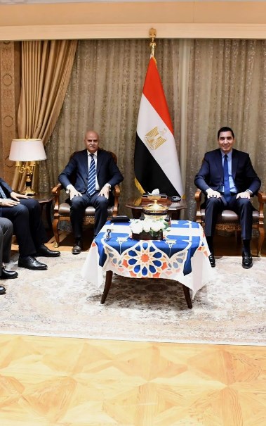 وزير الشباب والرياضة مع إدارة الإسماعيلي