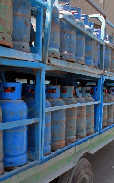 توزيع أسطوانات الغاز