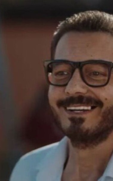 الفنان أحمد زاهر