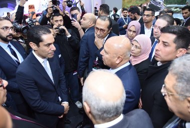 كامل الوزير يستمع لسعد حبيب 