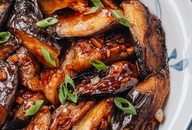 بتنجان بالثوم والخل