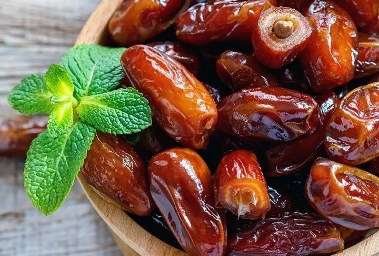 على كم تمرة يفطر مريض السكري؟