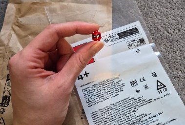 حجم قطعة الليجو