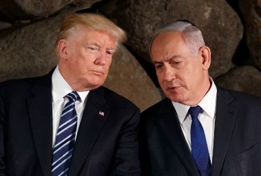 رئيس الوزراء بنيامين نتنياهو والرئيس الأمريكي دونالد ترامب 