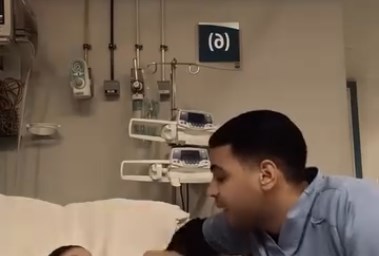 أحمد عاطف الممرض بمستشفى سموحه الدولي 